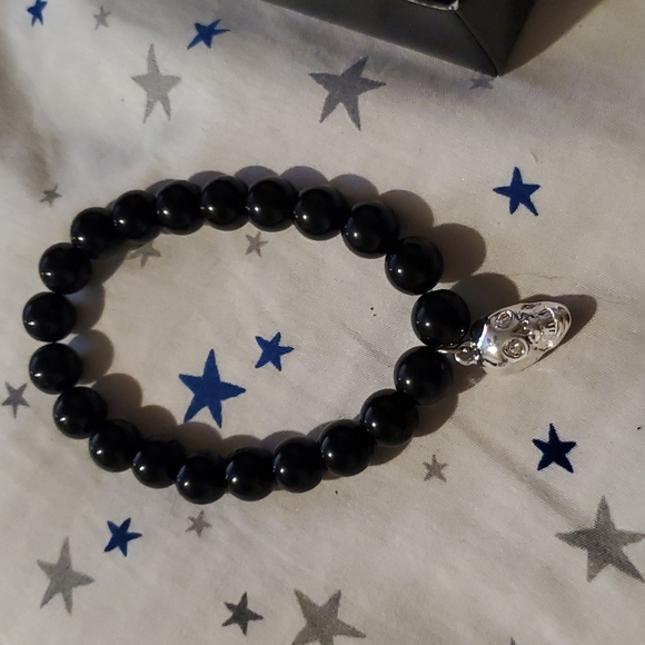 Skull black bead bracelet - Picture 4 of 5